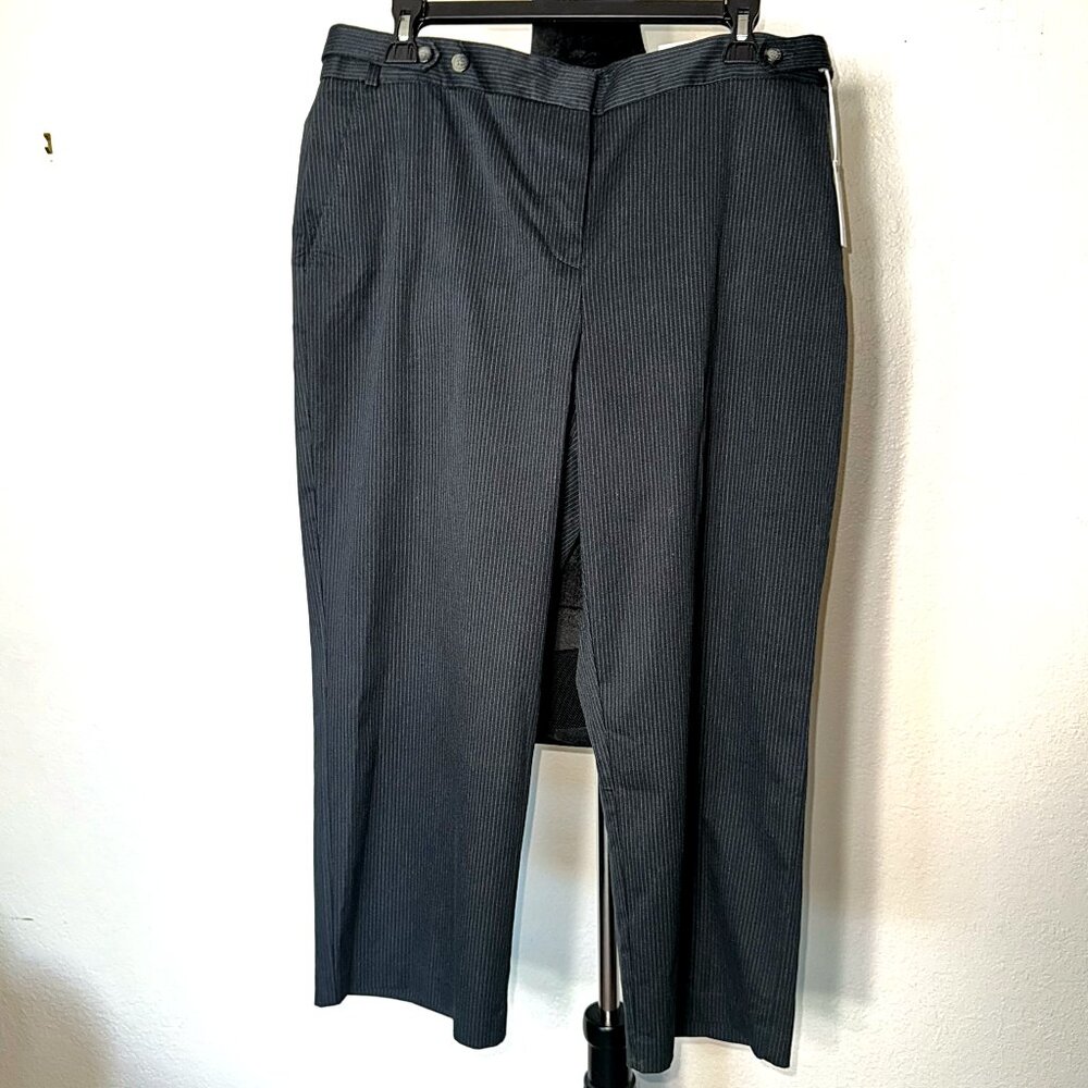 NWT Van Heusen Modern Fit Side Tab Capri pants 12